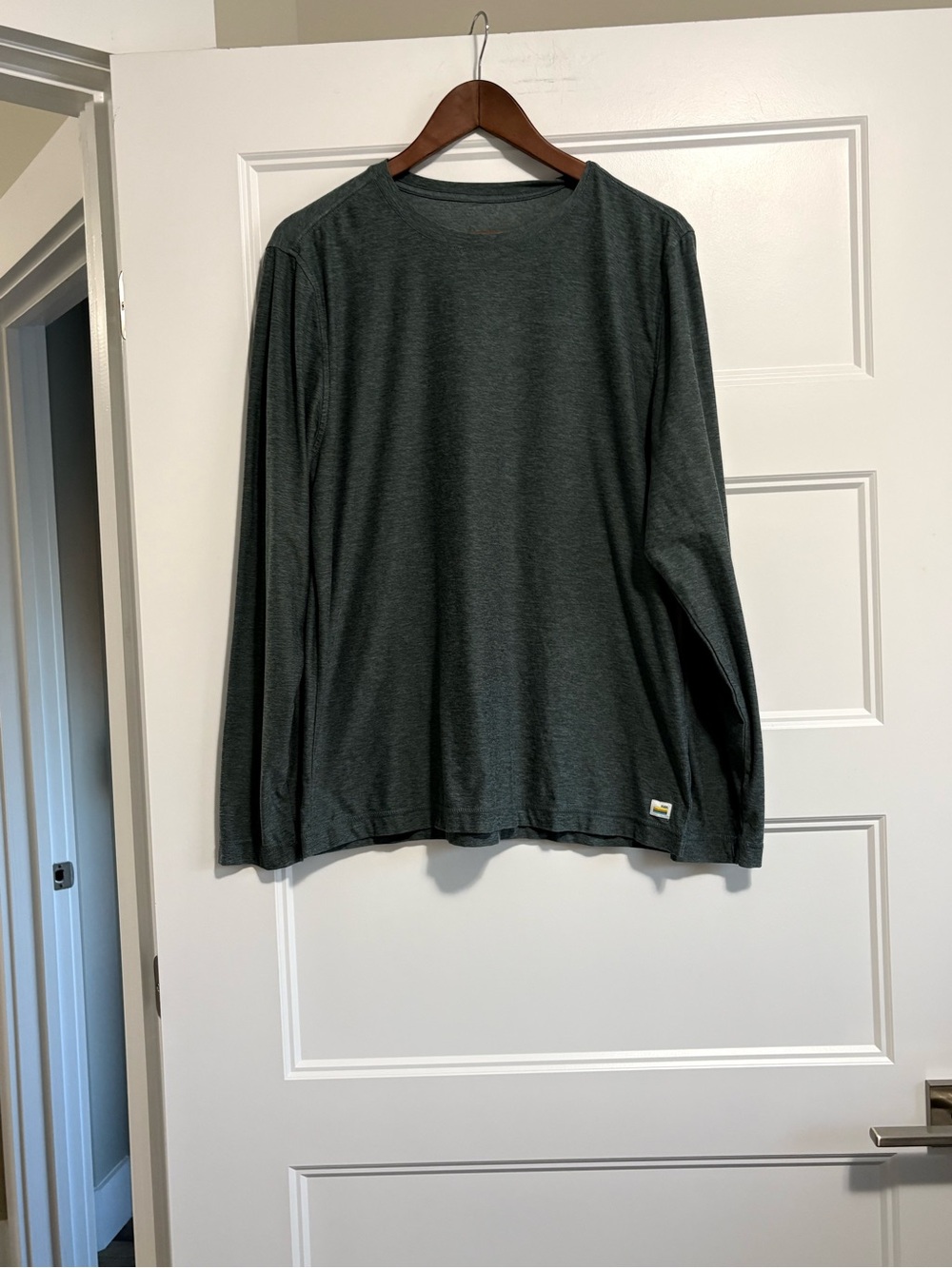 Vuori Men's Long-Sleeve Strato Tech Tee Sz Large